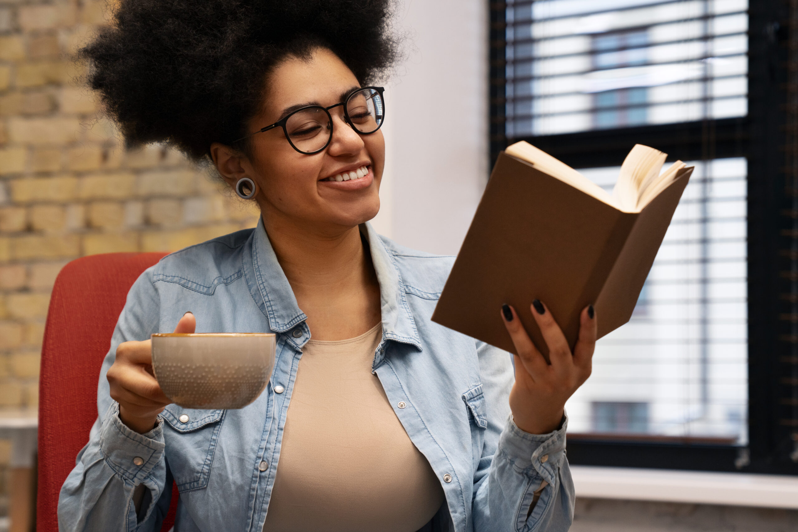 authentic-book-club-scene